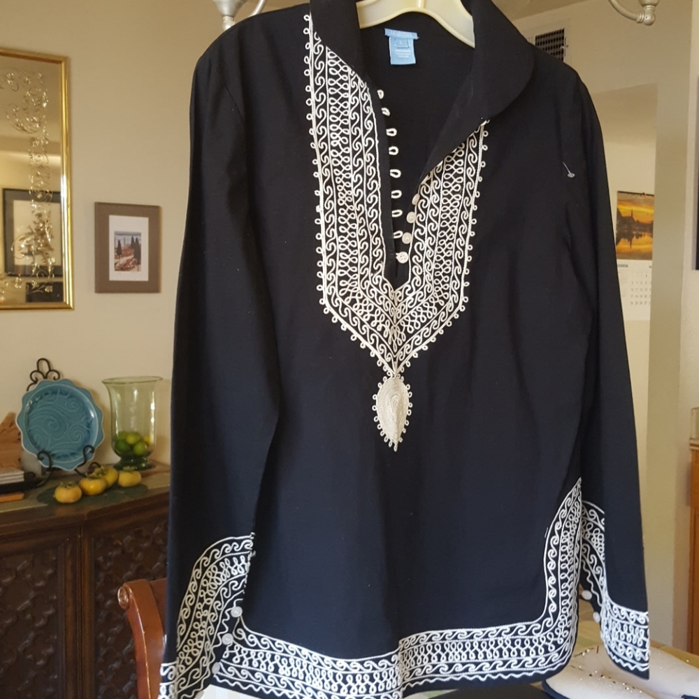 Is Dixin classic Tunic L
